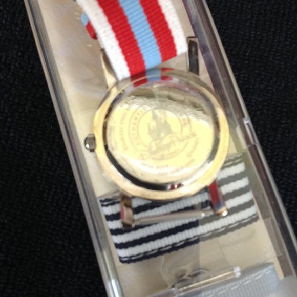 Vintage Disney Mickey Mouse Watch with Interchangable Watch Bands - Picture 6 of 8